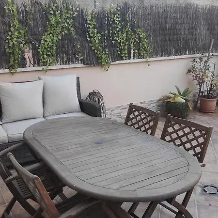 Precioso Apartamento Con Magnifico Patio. Sant Feliu de Llobregat Extérieur photo